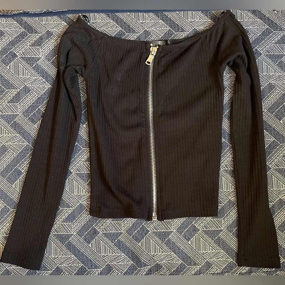 Missguided off the shoulder top with front zipper